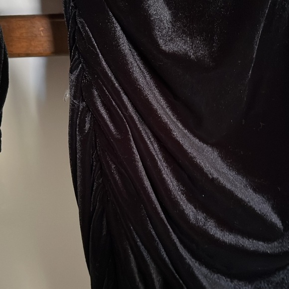 S H E I N Solid Black Velour Long Sleeve Mermaid Style Dress, Size 1XL(14), EUC. - Picture 7 of 12